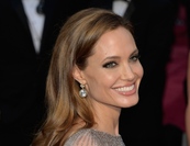 Egy igazi díva tündöklése Hollywood-ban: Angelina Jolie 