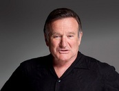 Vietnámi rádiósból bolondos „házvezetőnő”: Robin Williams