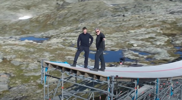 Tom Cruise az űrbe készül 