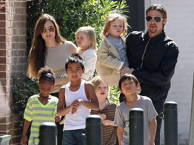 Brad-Pitt-Angelina-Jolie-family