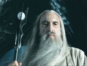 Elhunyt Sir Christopher Lee, a Gyűrűk Ura Szarumánja 