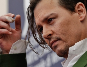 Johnny Depp-et a Fekete mise mentheti meg 