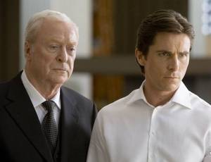 Christian Bale, mint Alfred a legújabb Batman filmben? 