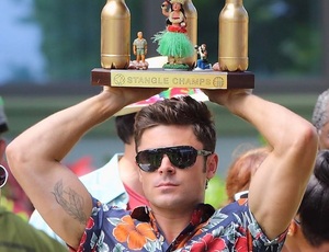 Zac Efron csajt keres 