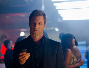 Aaron Eckhart démonnal küzd! 